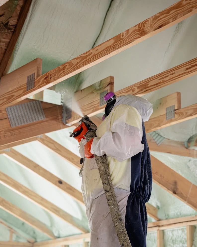Spray Foam Insulation Guide Installation Process, Techniques, and Best Practices Step 3: Equipment Setup and Material Preparation